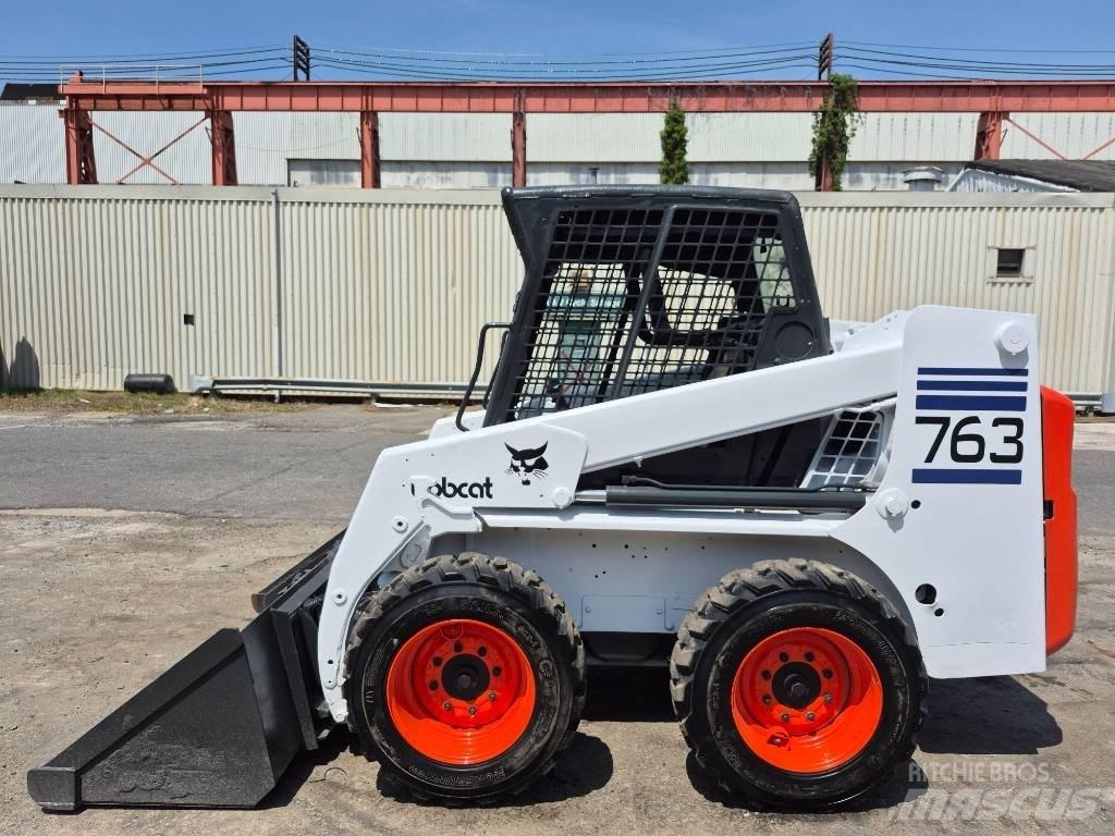 Bobcat 763 لوادر انزلاقية التوجيه