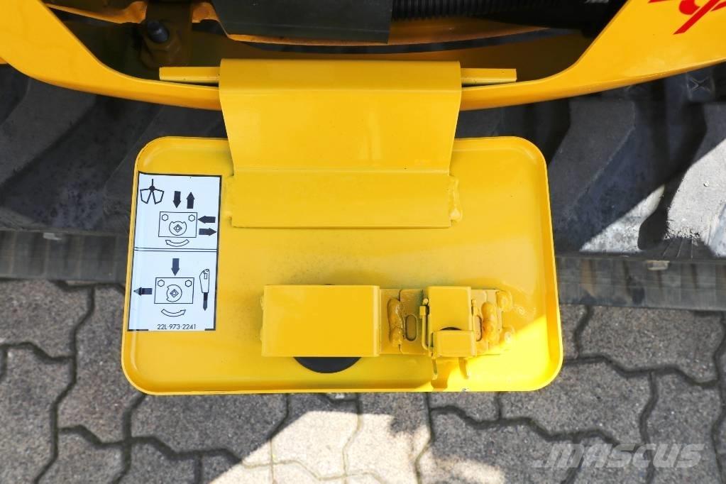 Komatsu PC 25 MR5 حفارات صغيرة أقل من 7 طن (حفارات صغيرة)