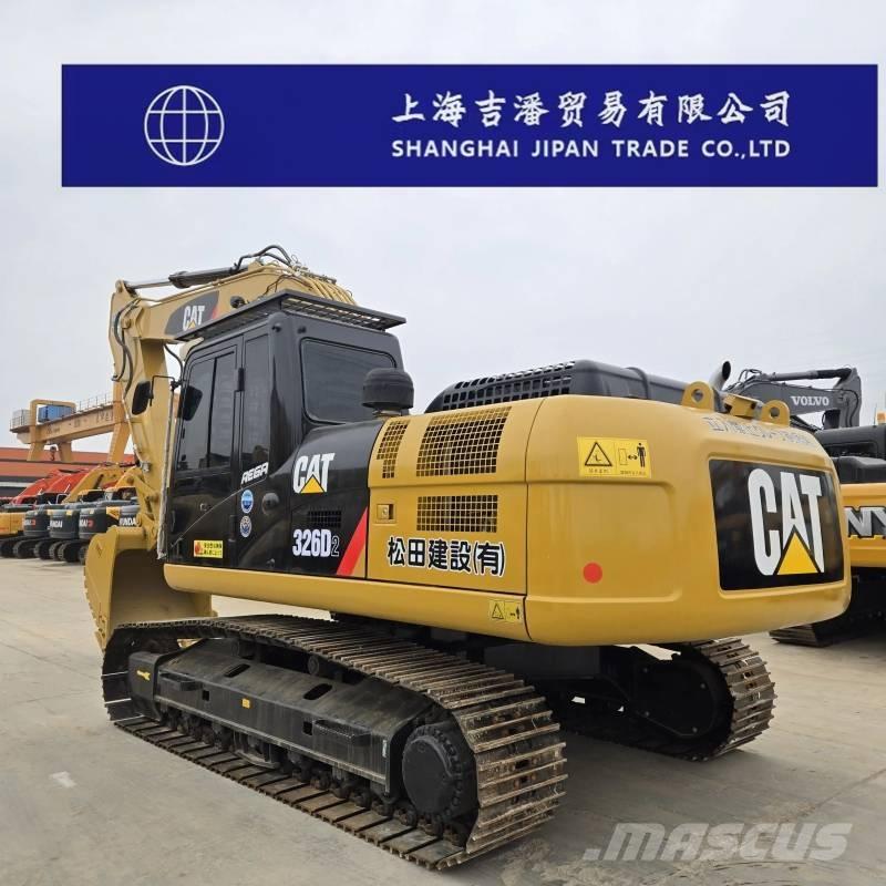 CAT 326 حفارات زحافة