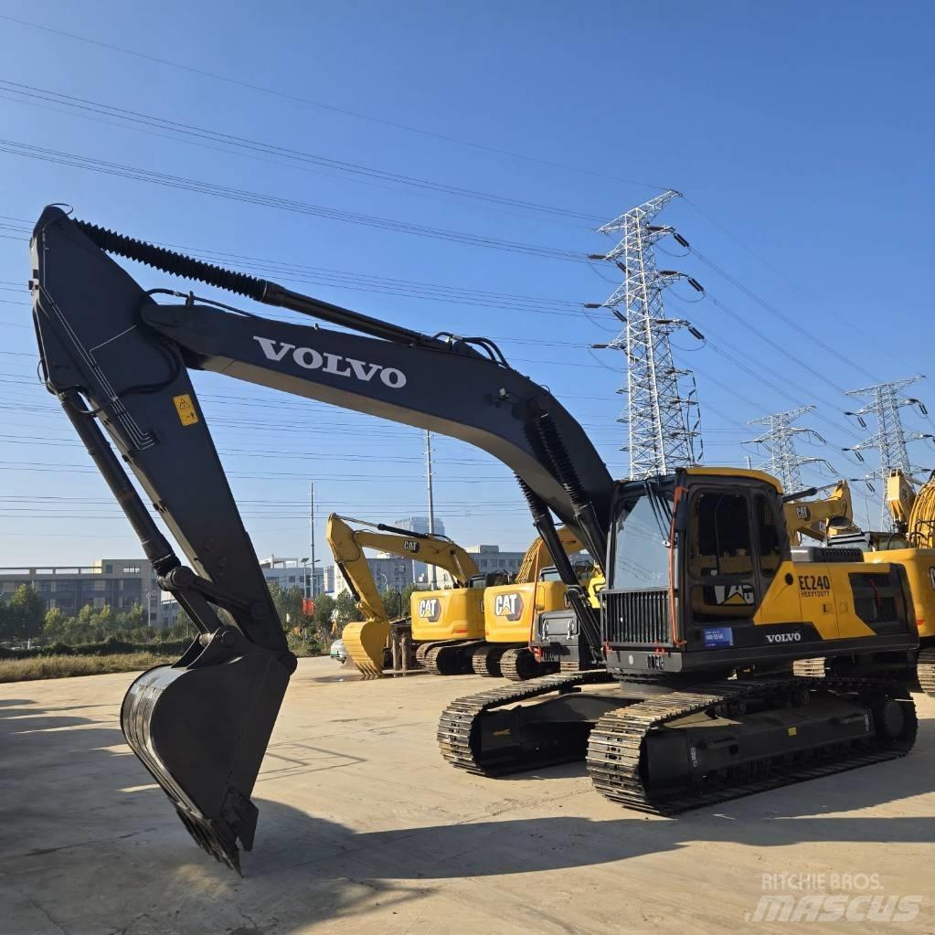 Volvo EC 240 حفارات زحافة