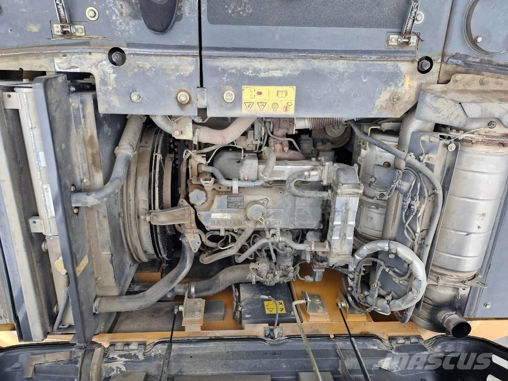 CASE CX 210 D حفارات زحافة