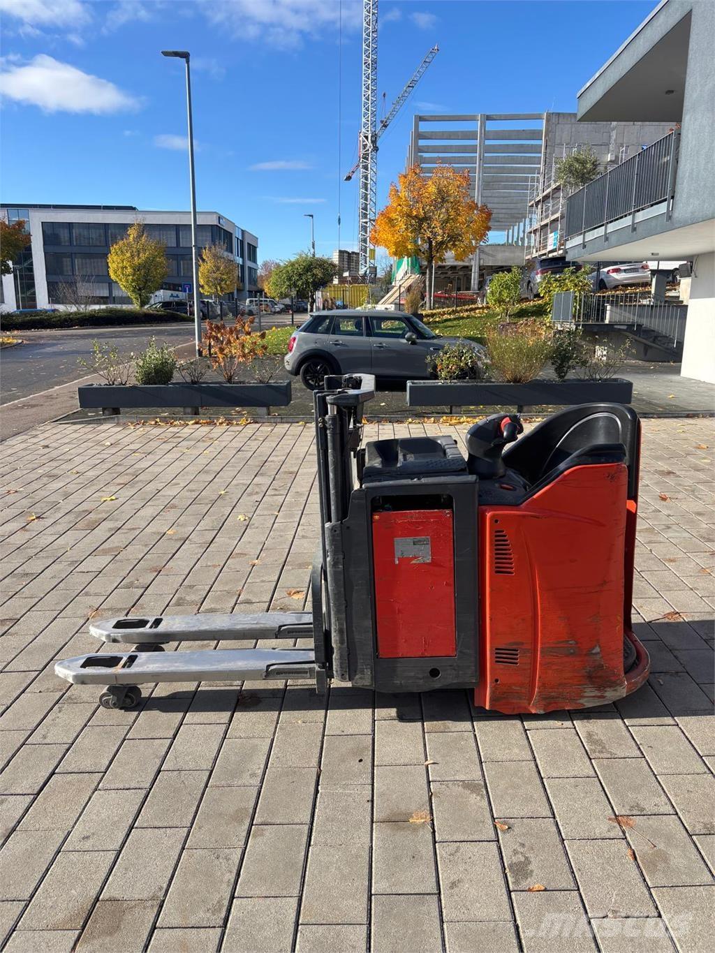 Linde L12 LHP SP شاحنات مناولة ذاتية الدفع