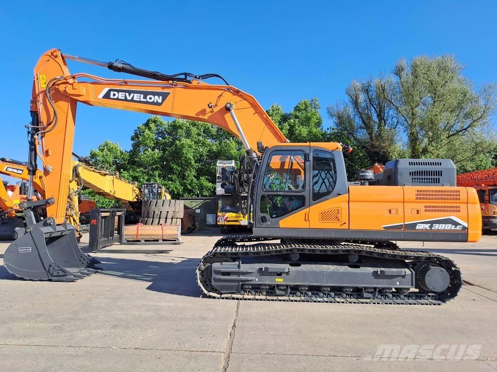 Develon DX300LC-7M حفارات زحافة