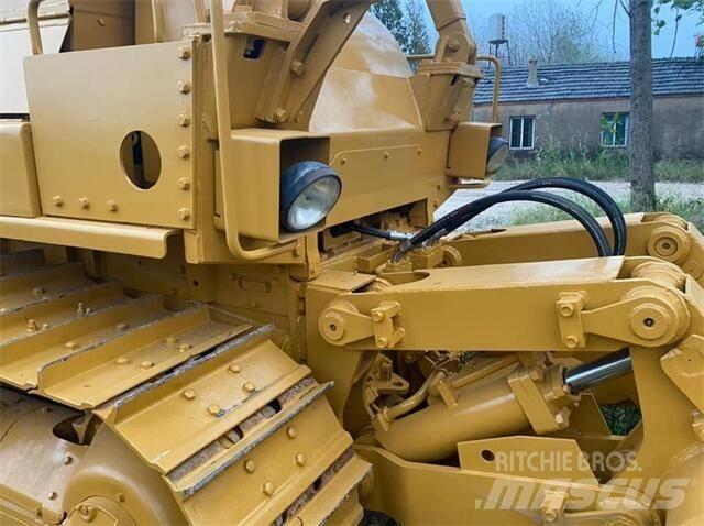 CAT D 7 G بلدوزرات مجنزرة