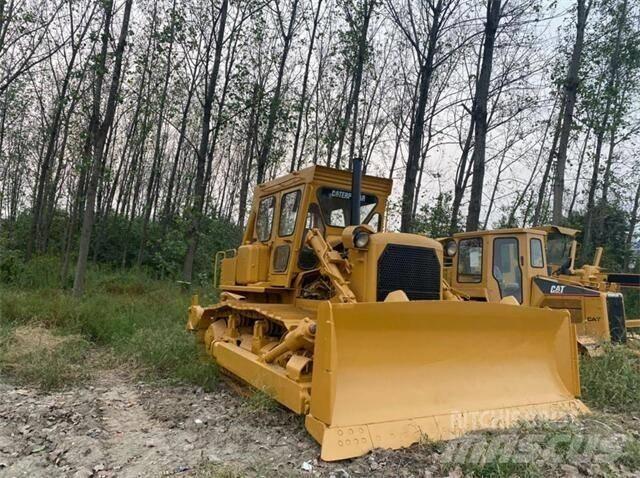 CAT D 7 G بلدوزرات مجنزرة