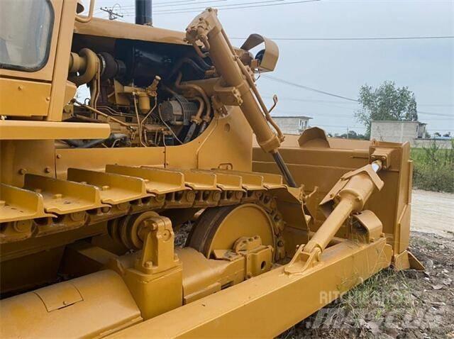CAT D 7 G بلدوزرات مجنزرة