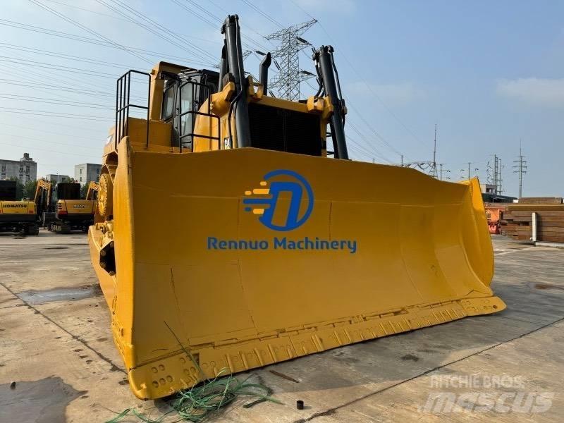 CAT D 10 R بلدوزرات مجنزرة