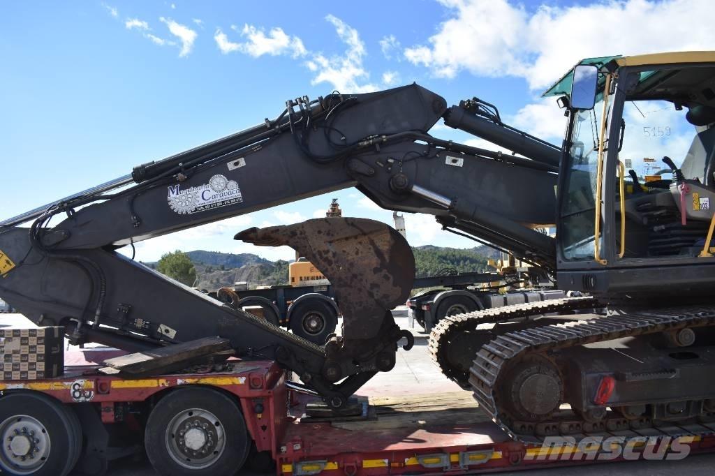 Volvo EC 240 C N L حفارات زحافة