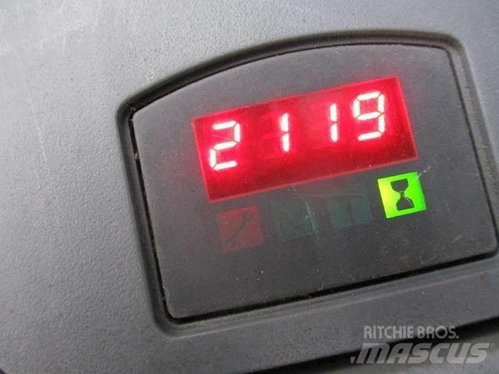 BT LPE 200-6 رافعة منخفضة المستوى ذات منصة