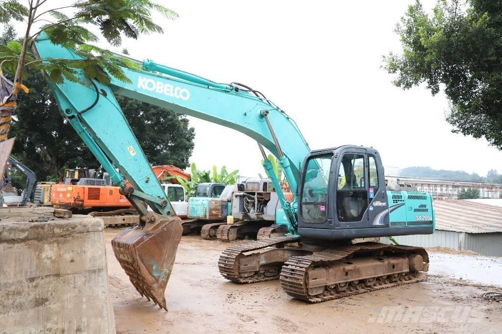 Kobelco SK 200-8 حفارات زحافة