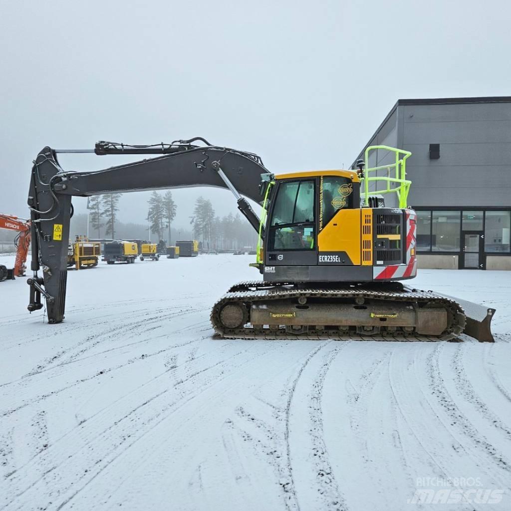 Volvo ECR 235 حفارات زحافة