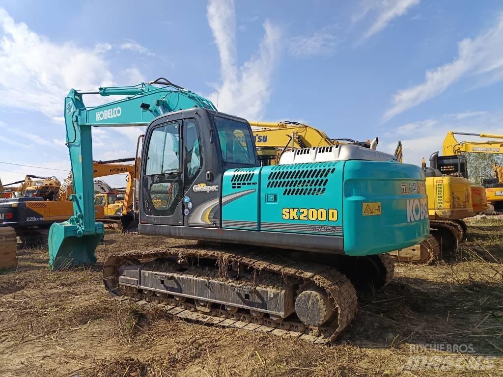 Kobelco SK200D حفارات زحافة