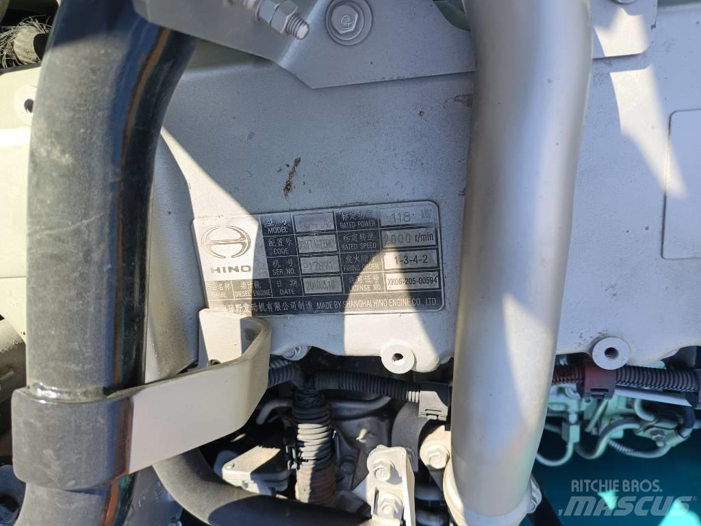 Kobelco SK200D حفارات زحافة