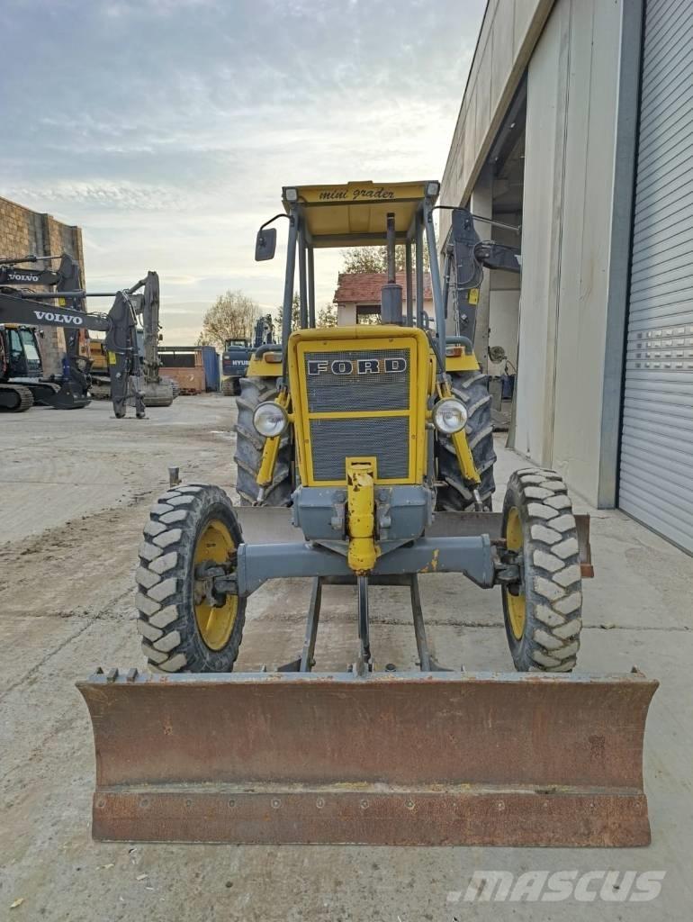 Ford Minigrader معدات تمهيد الطرق