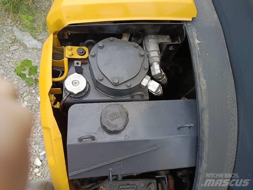 Komatsu PC 50 MR حفارات صغيرة أقل من 7 طن (حفارات صغيرة)