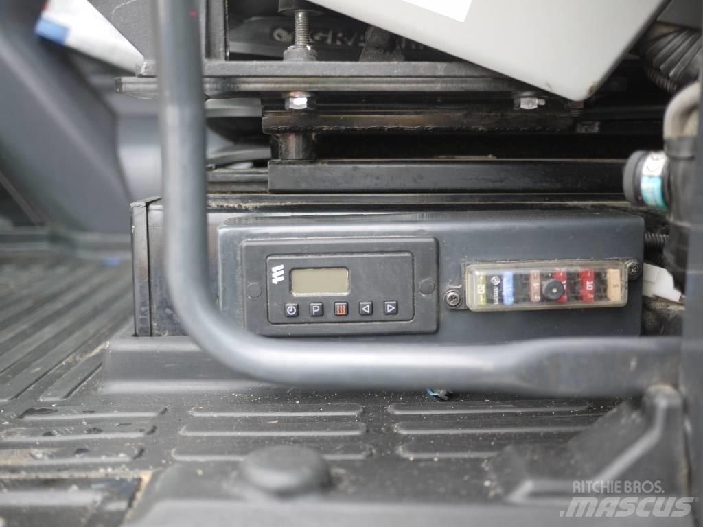 Komatsu PW 160-8 حفارات بعجل