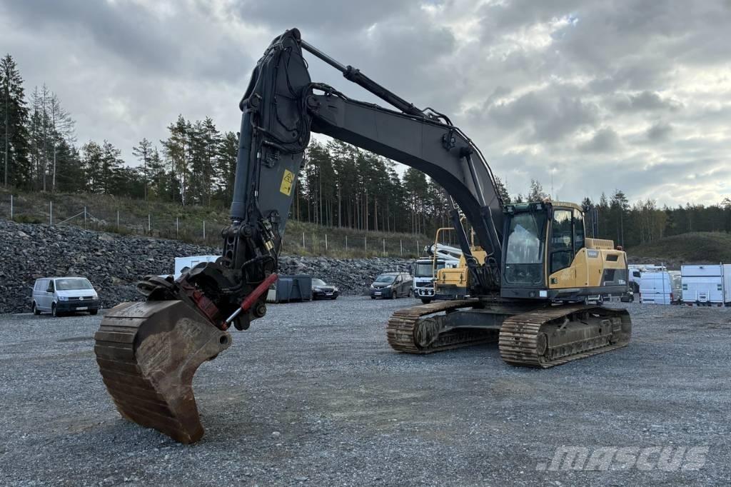 Volvo EC 300 D حفارات زحافة