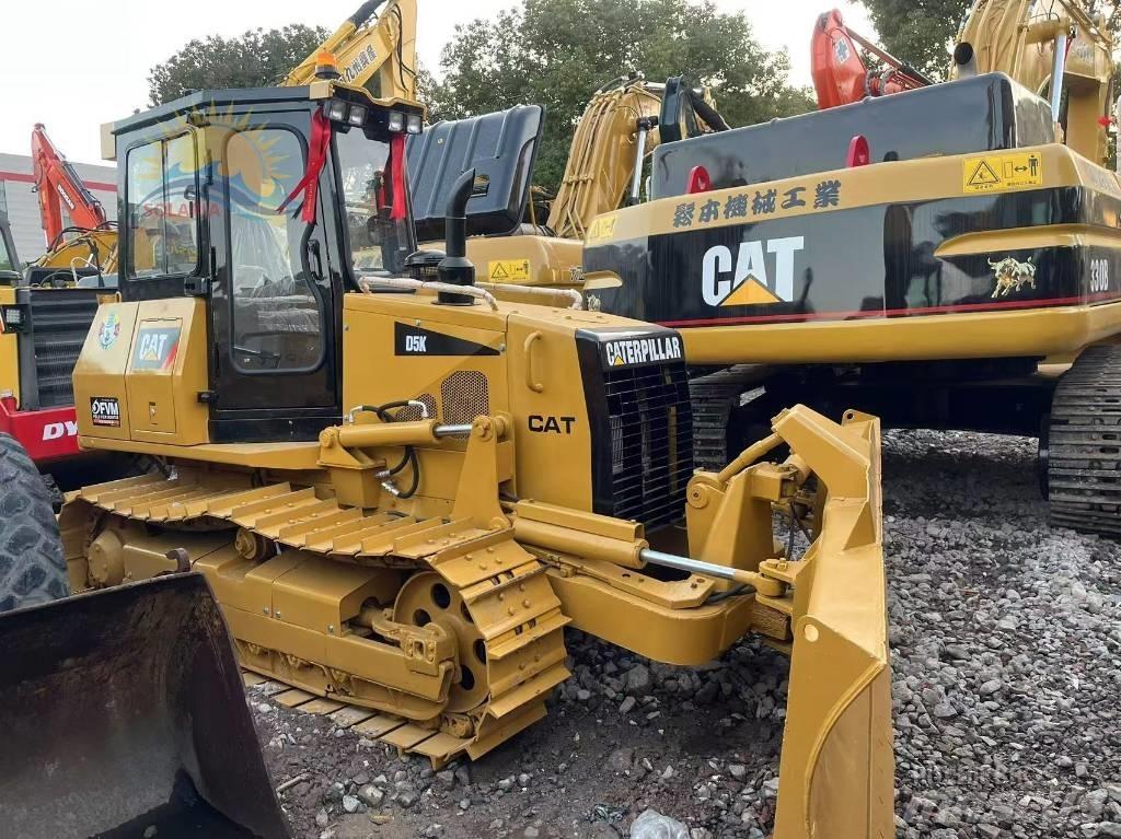 CAT D 5 K LGP بلدوزرات مجنزرة