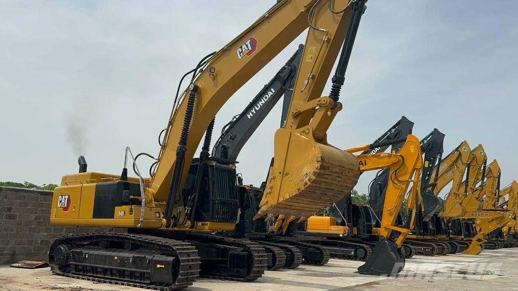 CAT 349 D L حفارات زحافة