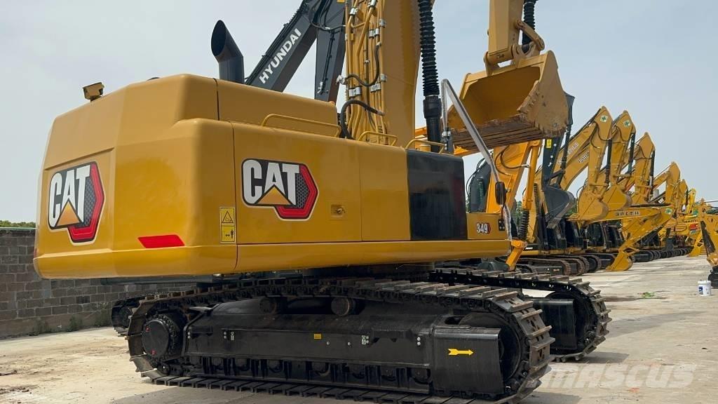 CAT 349 D L حفارات زحافة