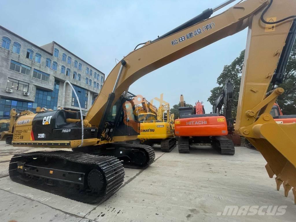 CAT CAT320 D2 حفارات زحافة