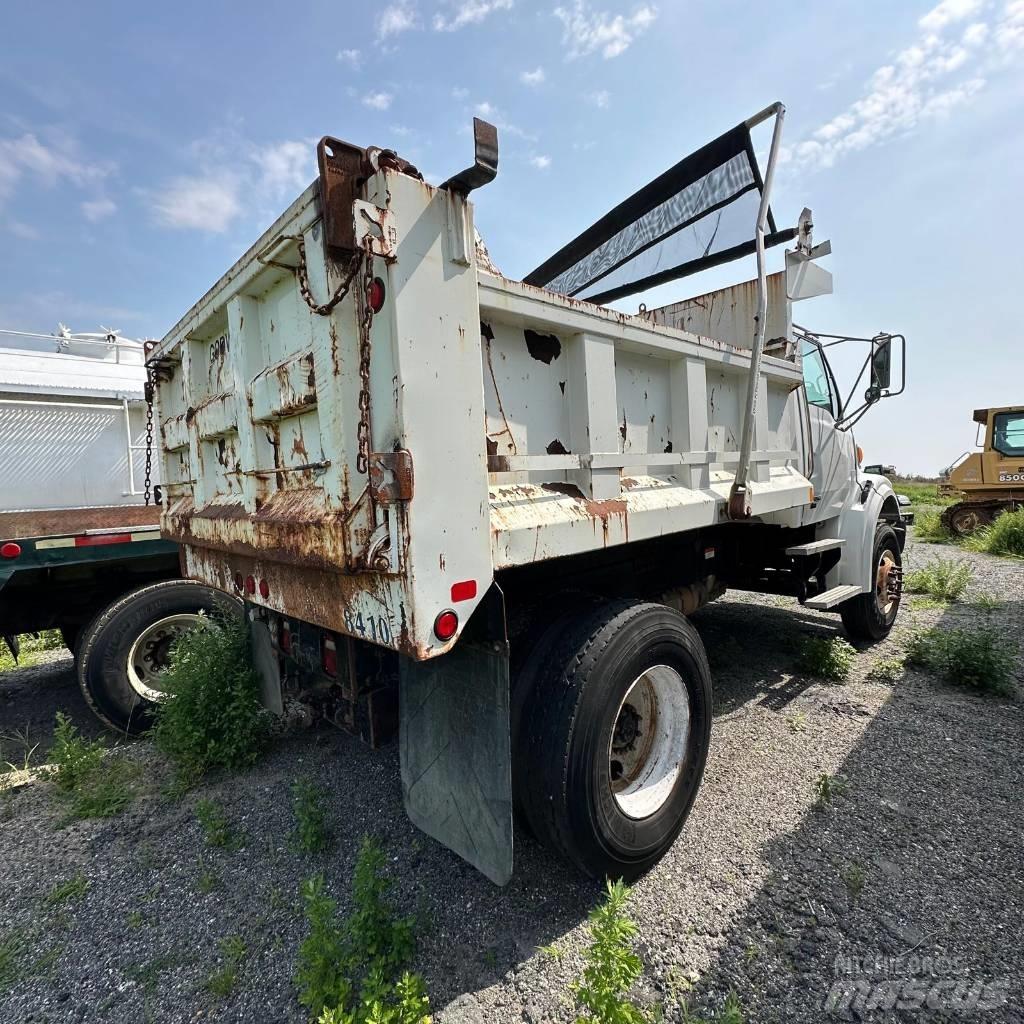 Sterling Dump Truck شاحنات قلابة