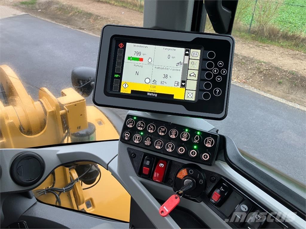 CAT 938 M لوادر بعجل