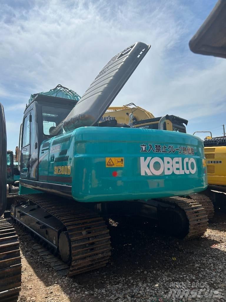 Kobelco SK 200D حفارات وسط 7 طن - 12 طن