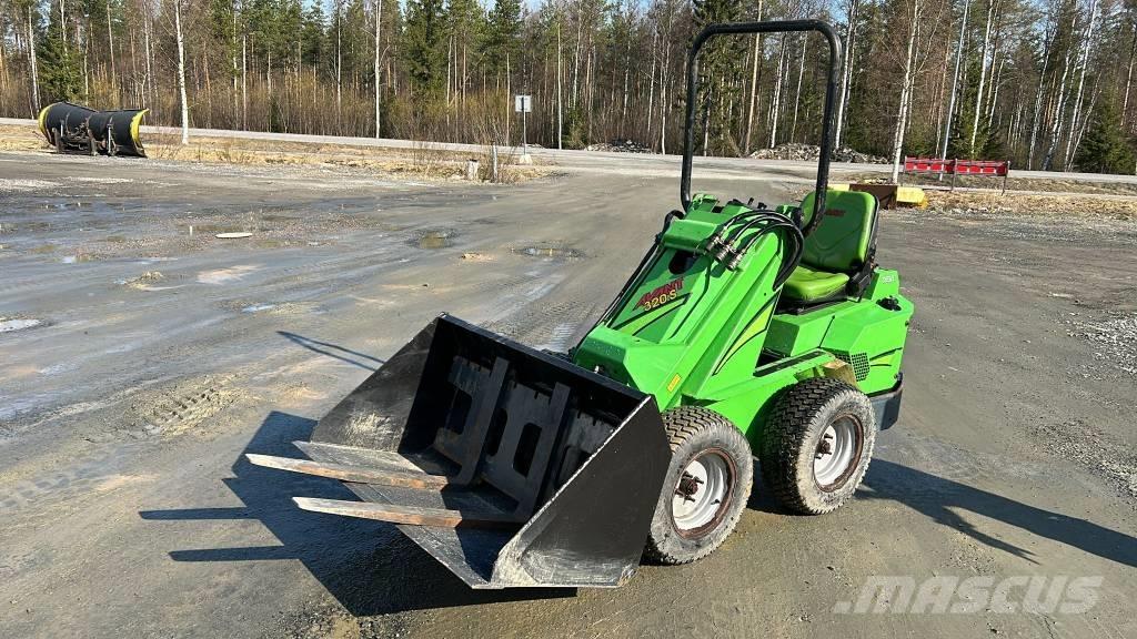 Avant 320 S لوادر متعددة الأغراض