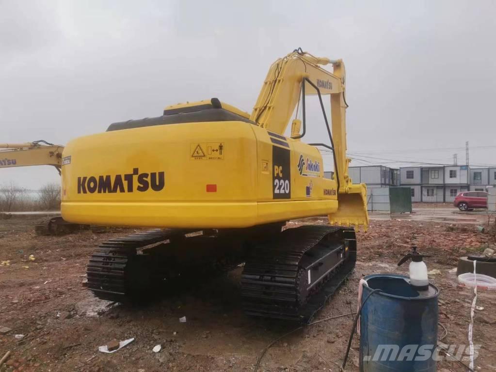 Komatsu pc220-7 حفارات زحافة