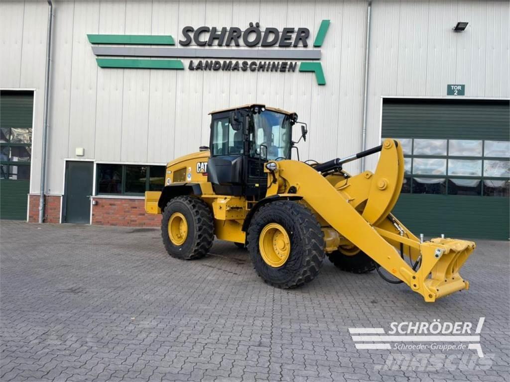 CAT 938 HL لوادر بعجل