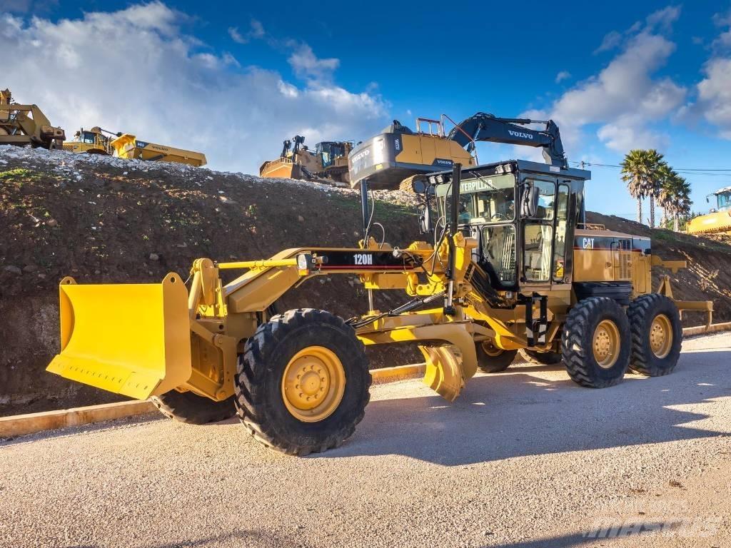 CAT 120 H VHP معدات تمهيد الطرق