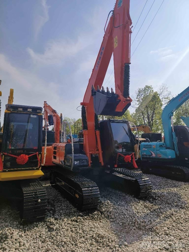 Hitachi ZX 120 حفارات زحافة