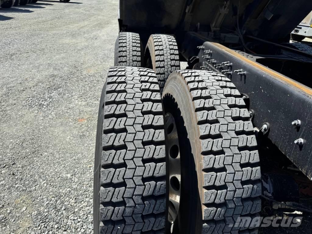 Mack Granite 84FR شاحنات قلابة