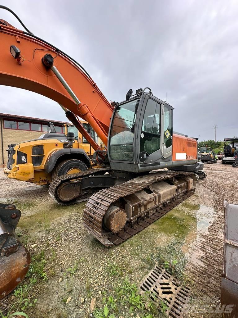 Hitachi ZX 350 LC N حفارات زحافة