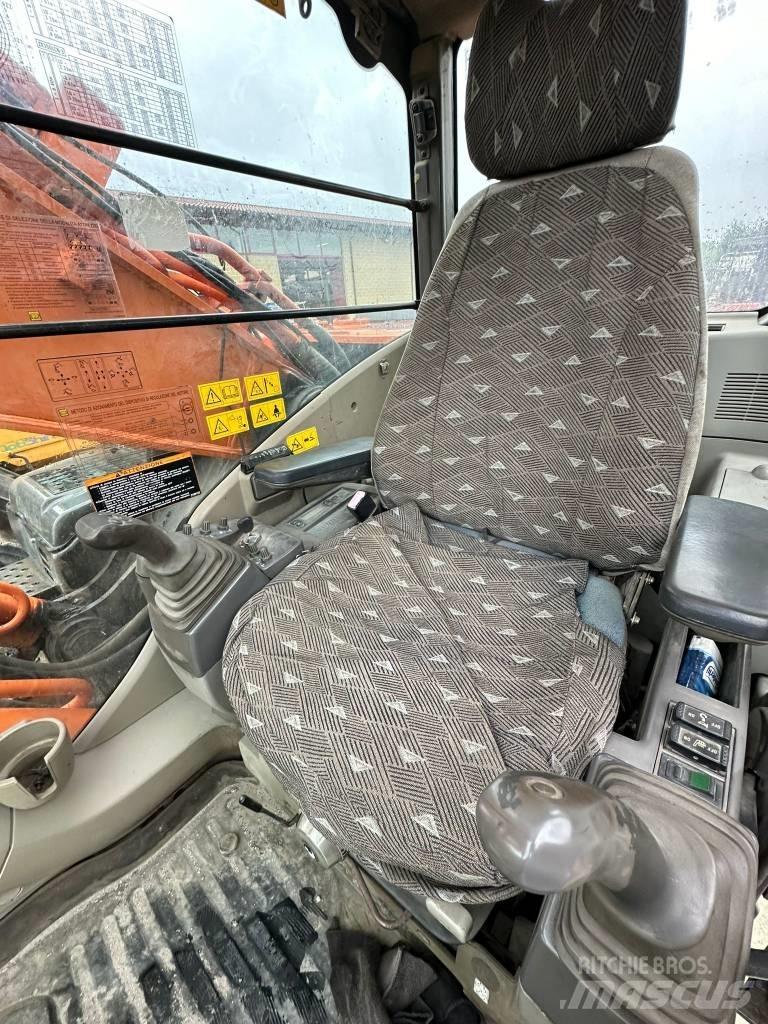 Hitachi ZX 350 LC N حفارات زحافة