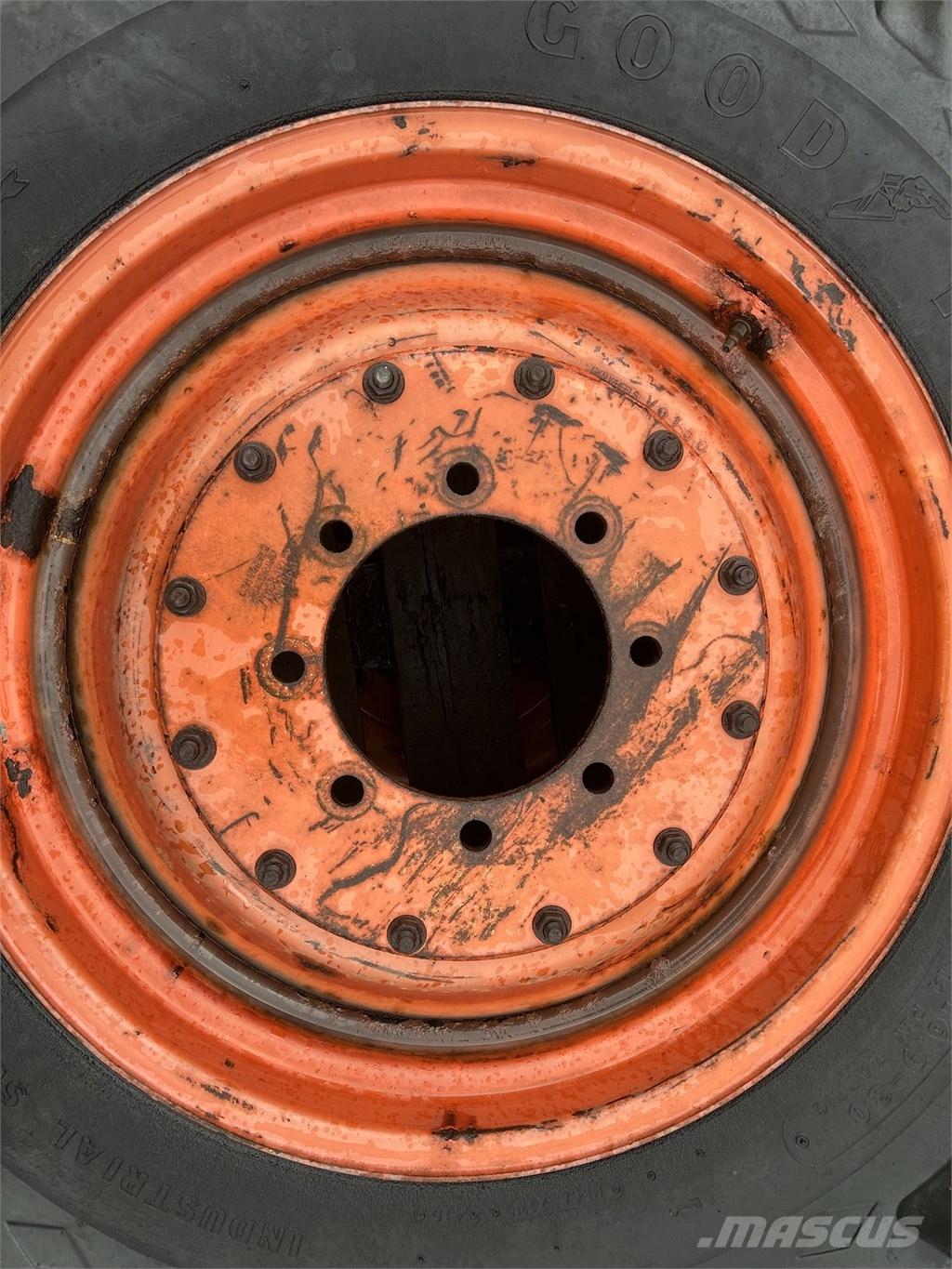Goodyear 16,9-30 الإطارات والعجلات والحافات