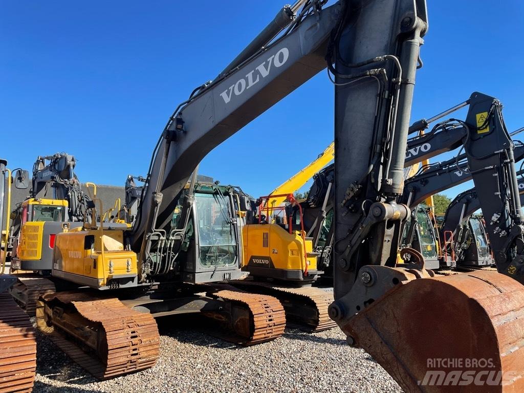 Volvo EC210C حفارات زحافة