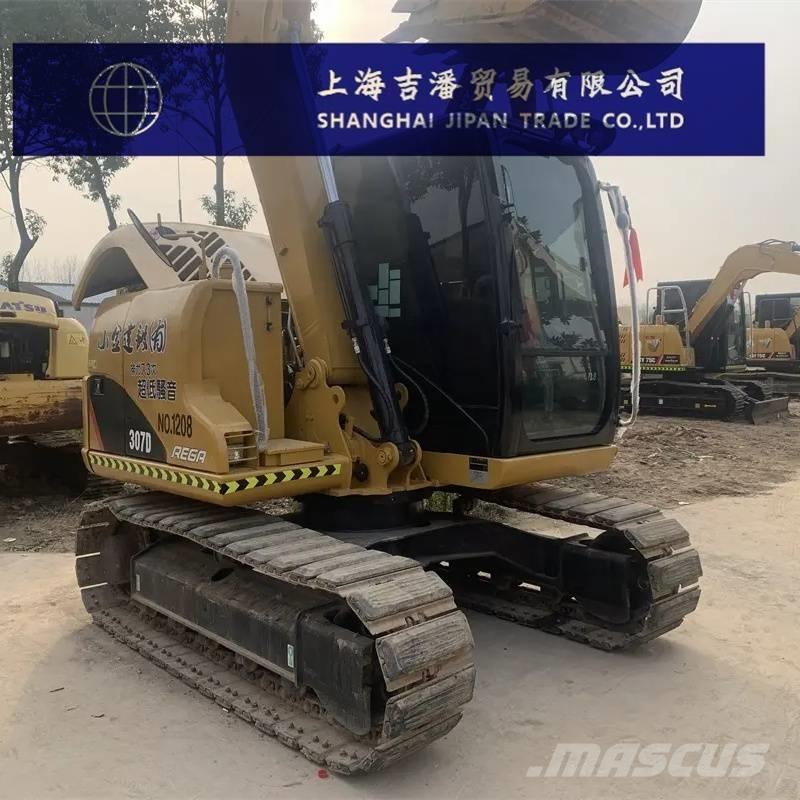 CAT 307 D حفارات زحافة