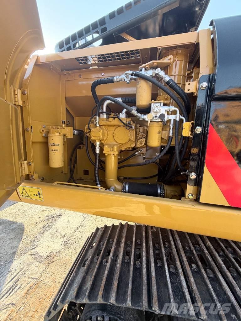 CAT 329 D حفارات زحافة