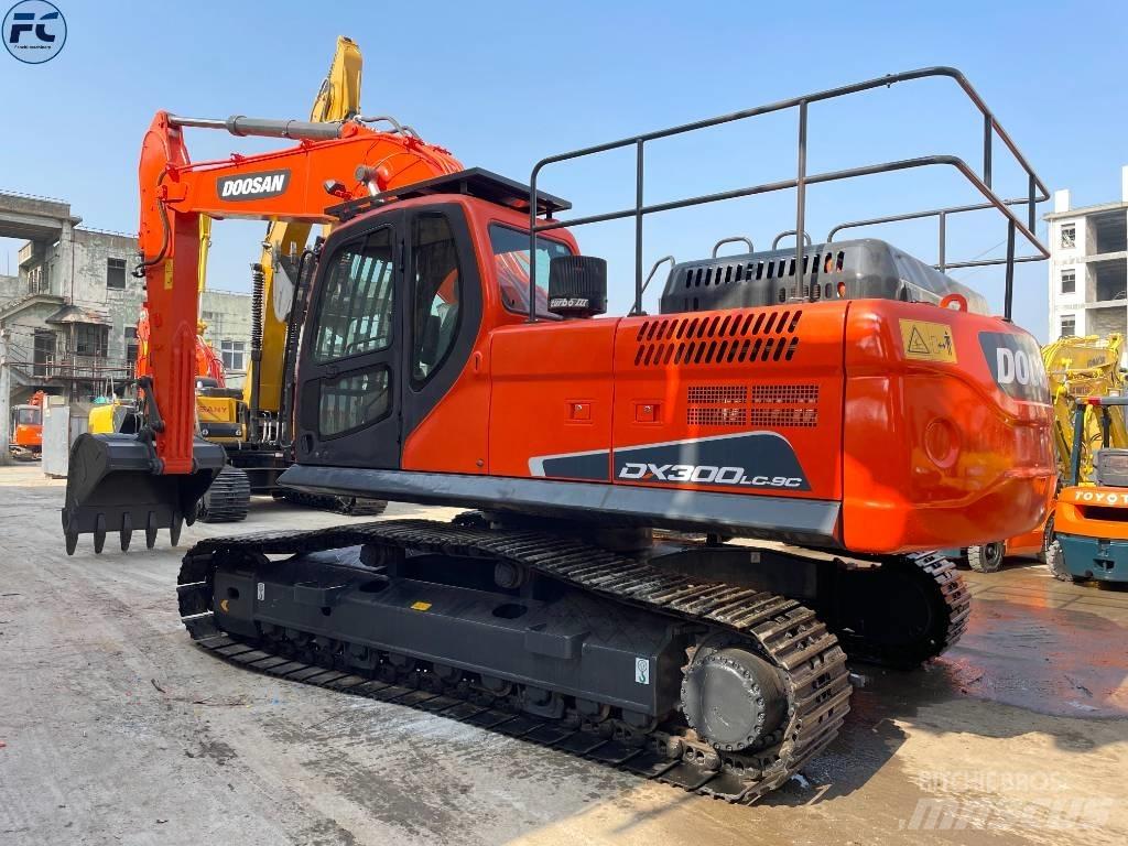 Doosan Dx300 حفارات زحافة