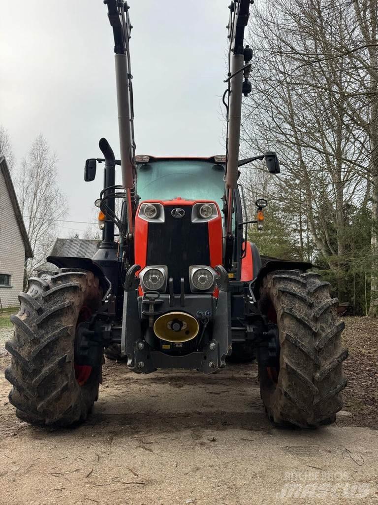 Kubota M135GX الجرارات