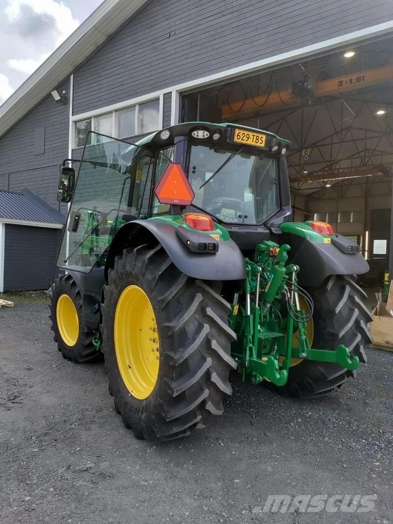 John Deere 6140 M الجرارات