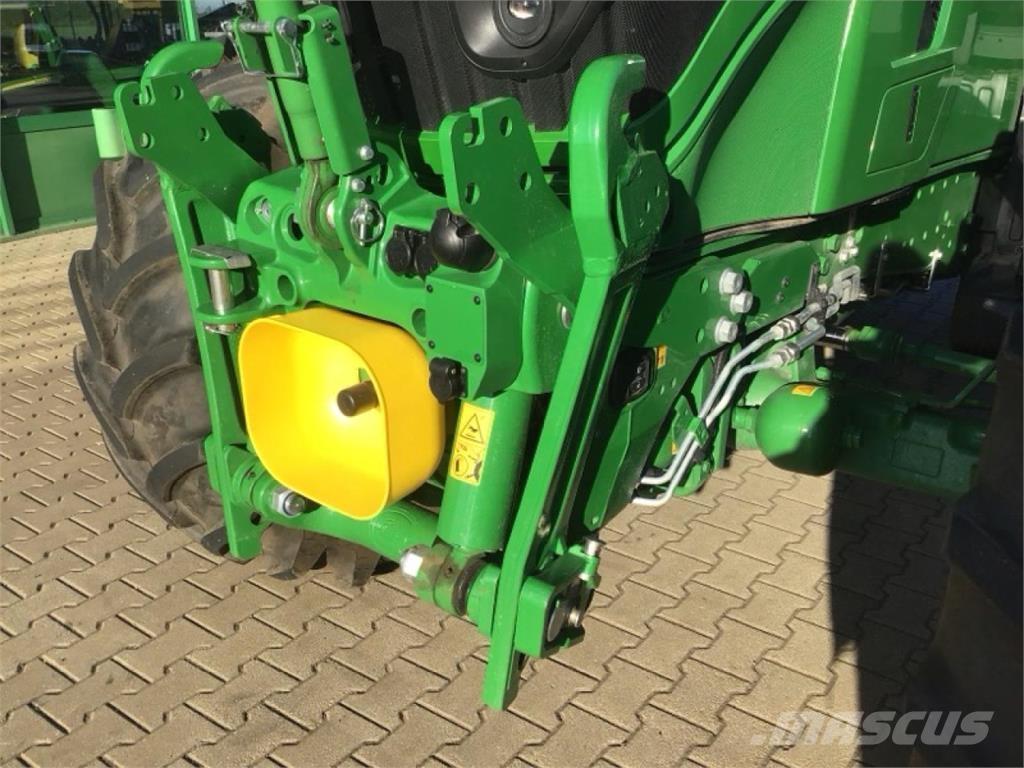 John Deere 6R 155 الجرارات
