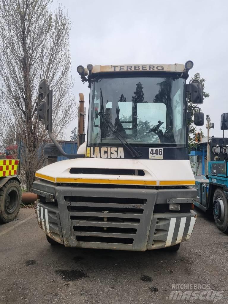 Terberg RT283 جرارات صالات المطارات