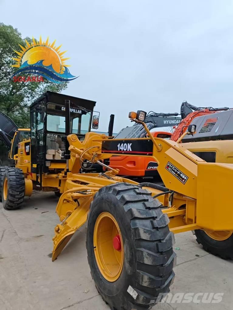CAT 140 K معدات تمهيد الطرق