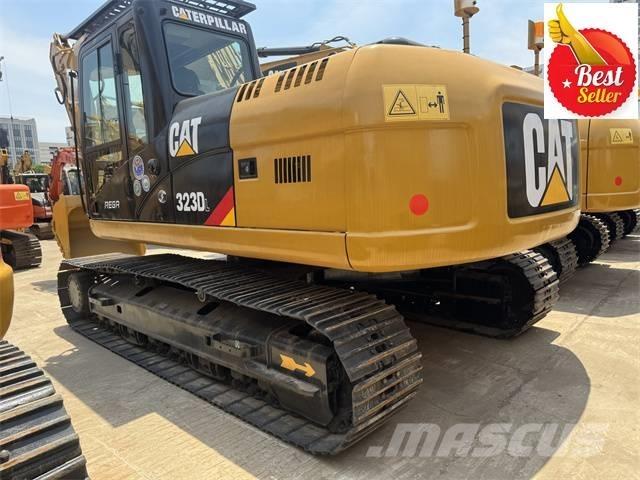 CAT 323 D L حفارات زحافة