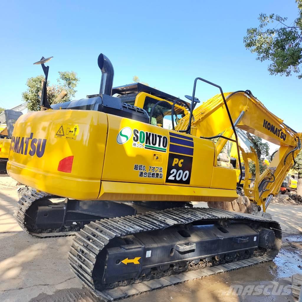 Komatsu PC 200 حفارات زحافة