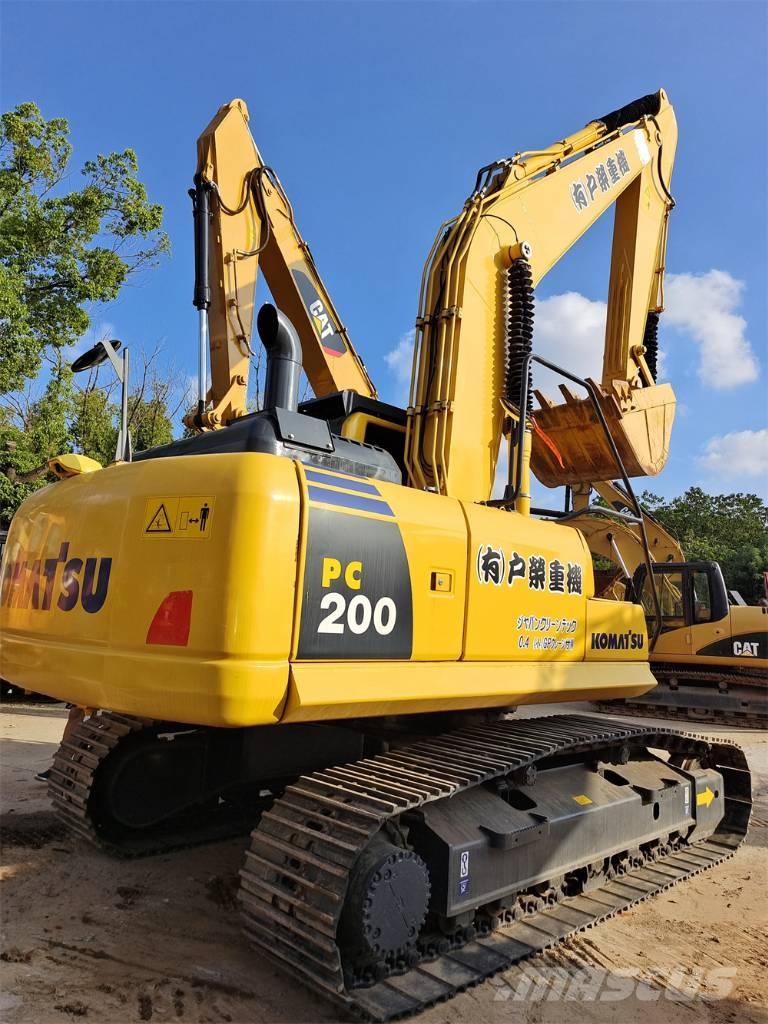 Komatsu PC 200 حفارات زحافة
