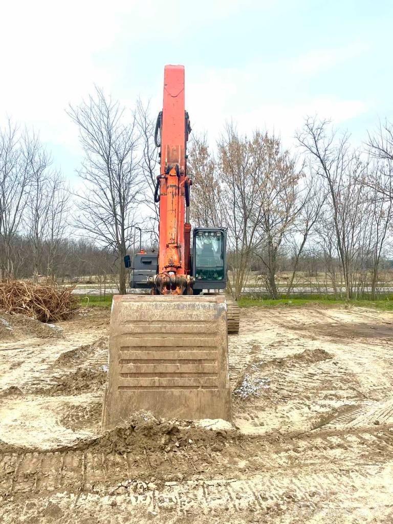 Hitachi ZX 350 LC-3 حفارات زحافة